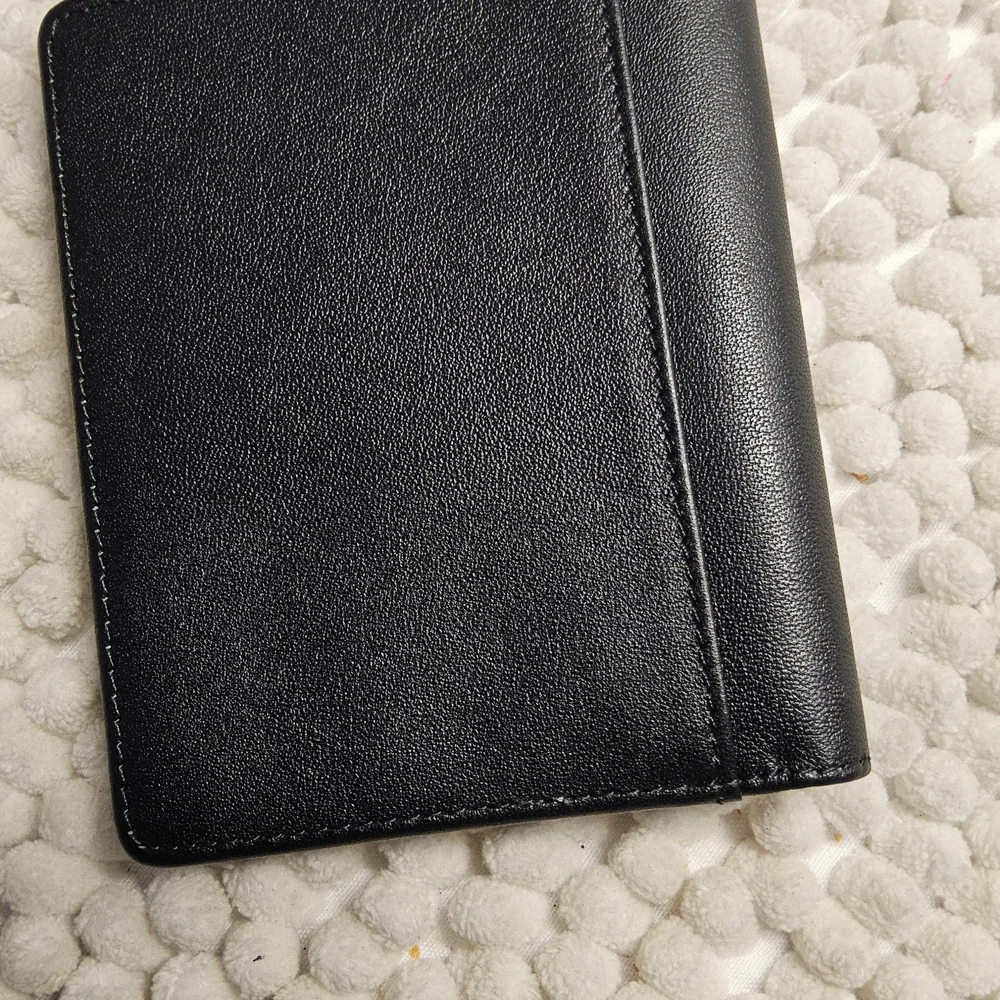 NWOt Zitahli mens Black Leather Wallet